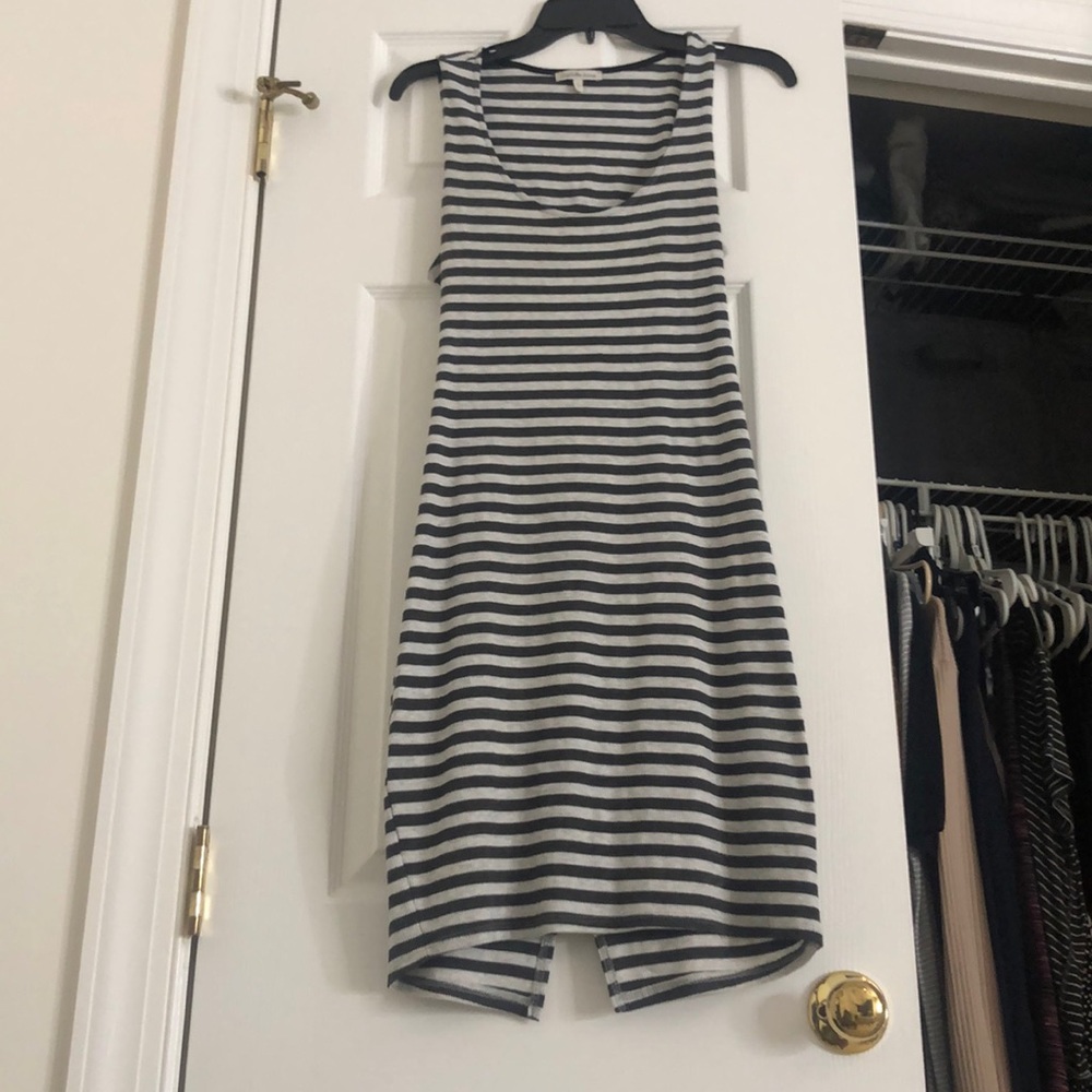 Striped white and gray form fitting dress!
